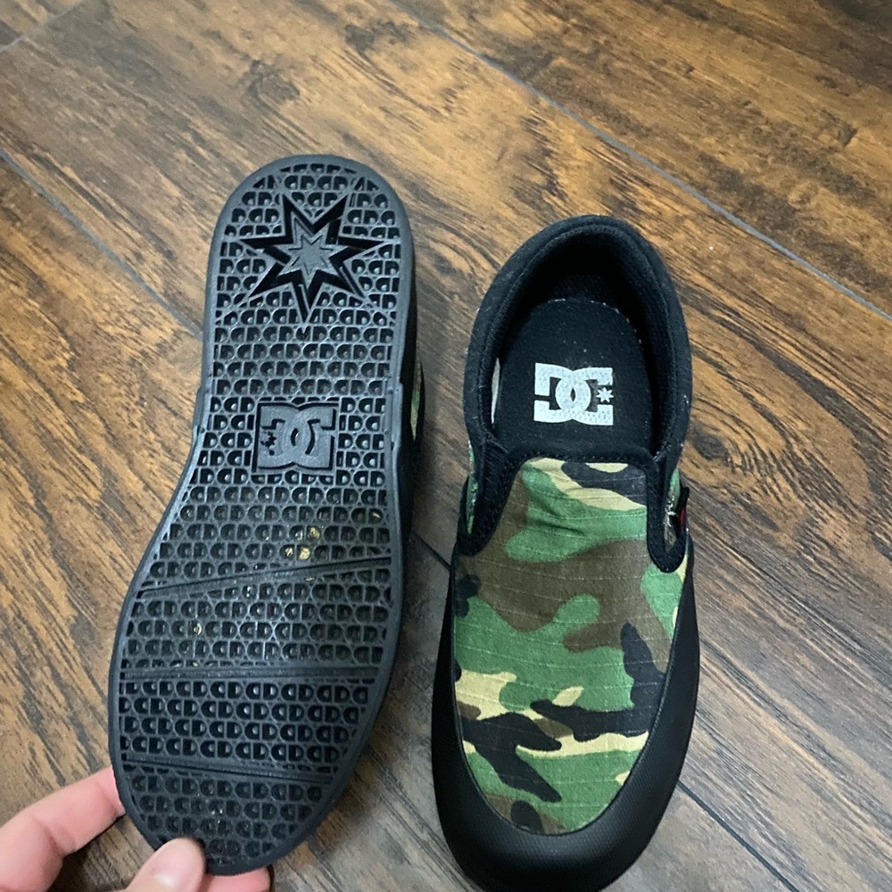 Kids 1.5 slip one DC shoes. Worn once. Alittle too tight for my little guy.